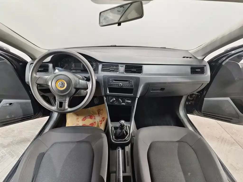Volkswagen Santana — миниатюра 9