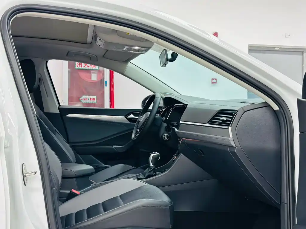 Volkswagen Sagitar 2019 280TSI DSG Comfort VI