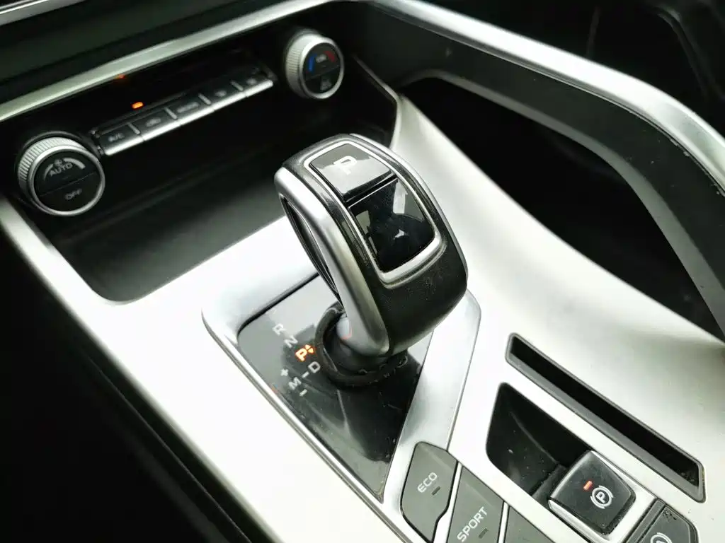 Geely Binyue — миниатюра 13