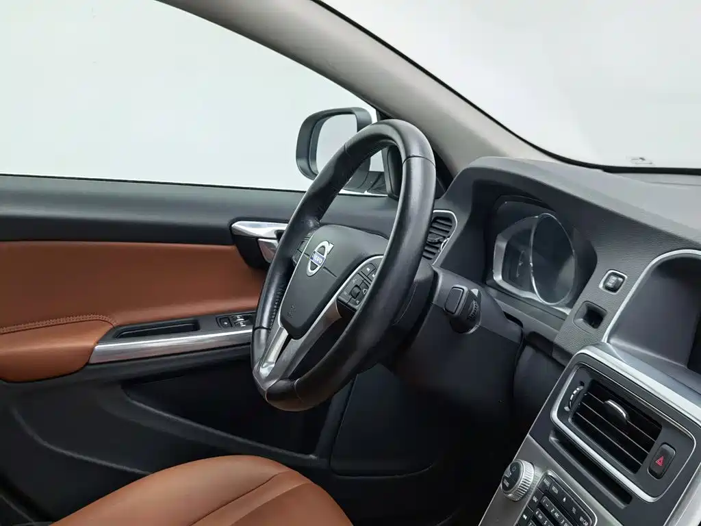 Volvo S60 — миниатюра 22