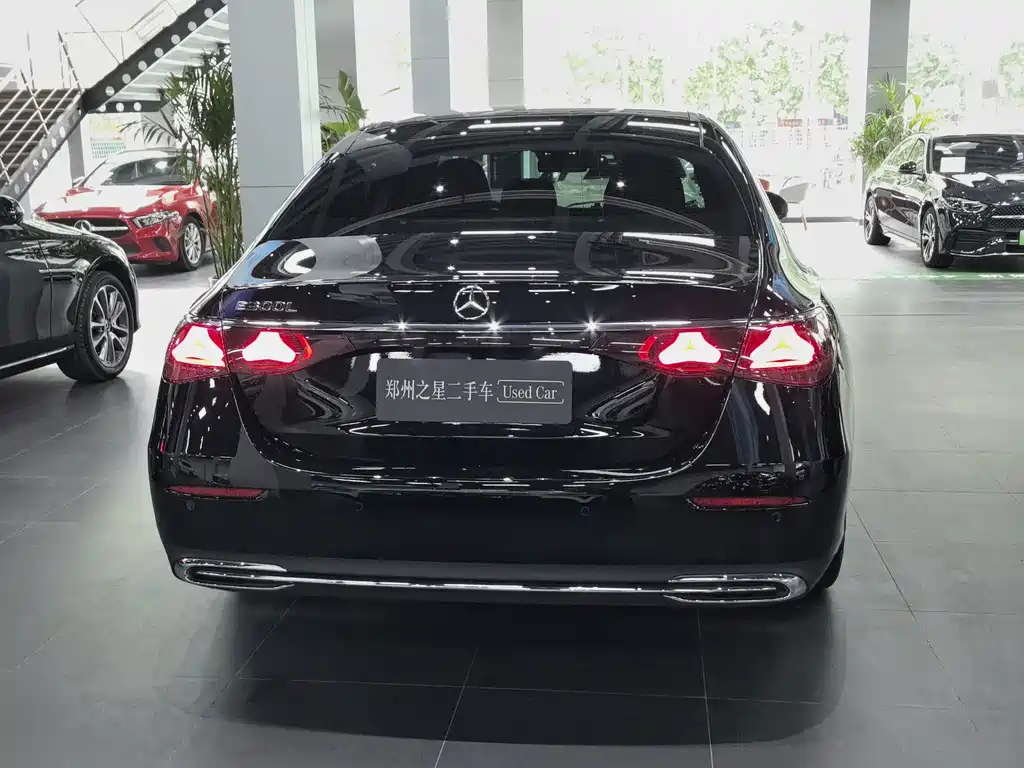 Mercedes-Benz E-Class — миниатюра 14