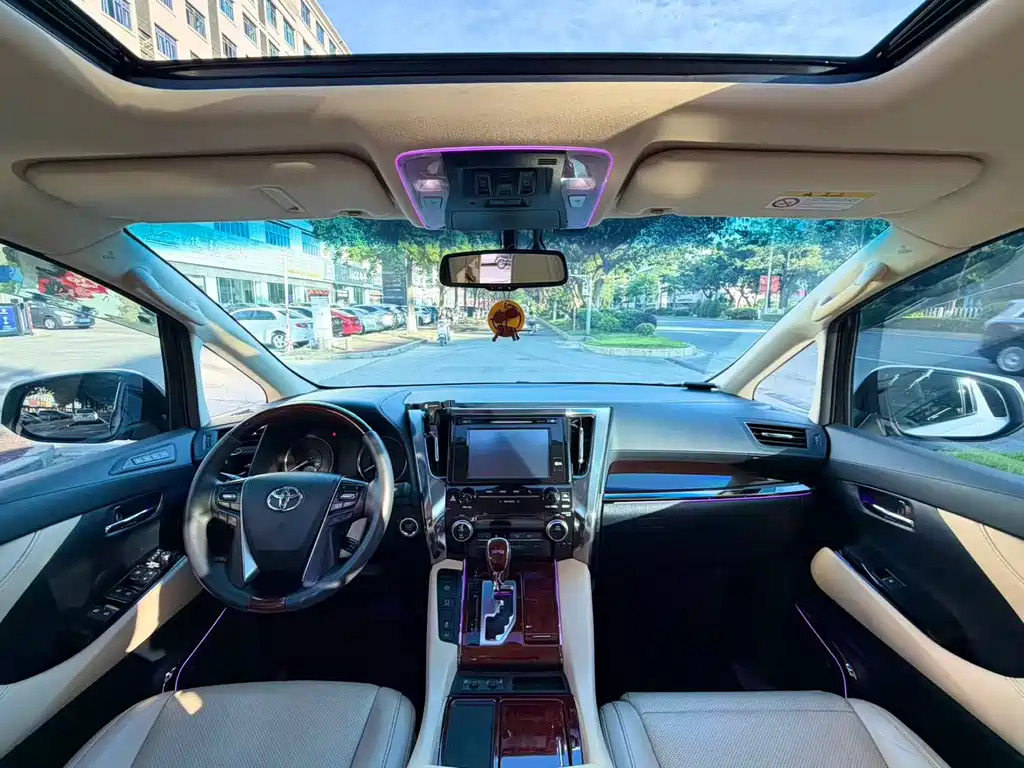 Toyota Alphard 2015 3.5L Luxury