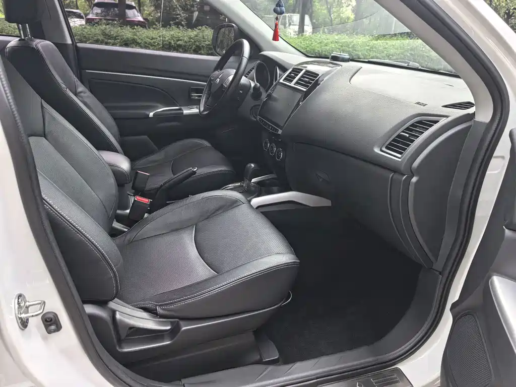 Mitsubishi ASX — миниатюра 11