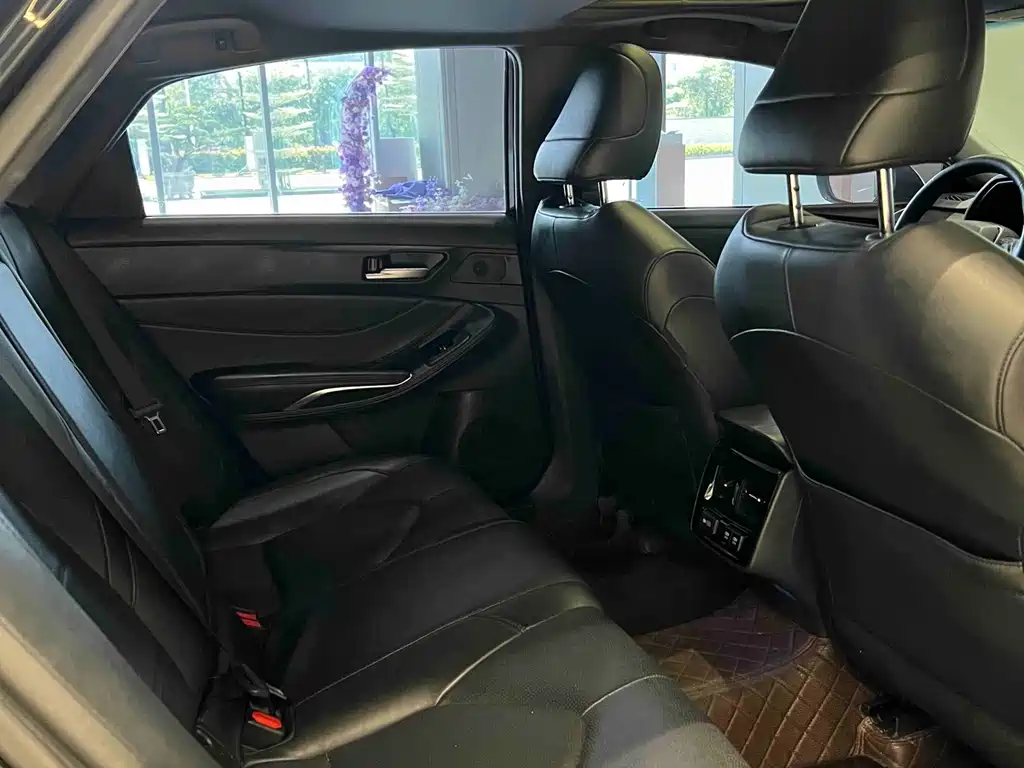 Toyota Avalon — миниатюра 12