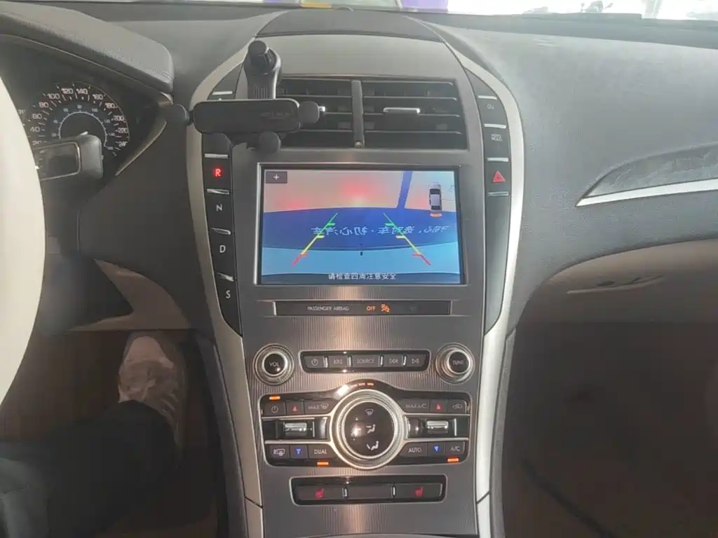 Lincoln MKZ — миниатюра 13