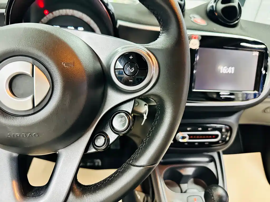 Smart fortwo 0.9T 66 kW Hardtop Pioneer Edition China V, фото 37