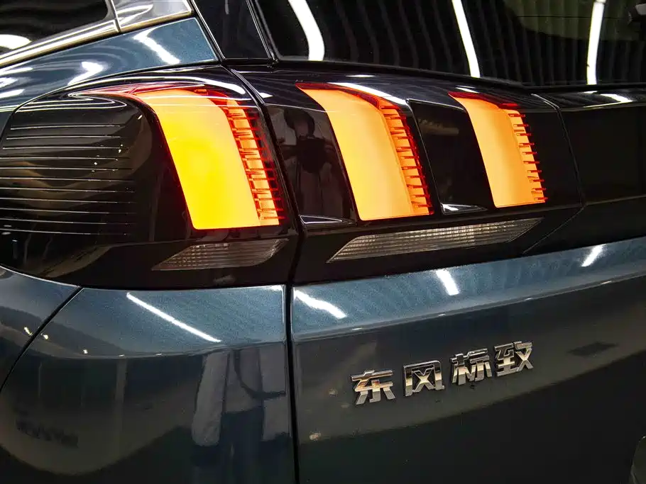 Peugeot 5008 2017 380THP 7 мест Luxury GT