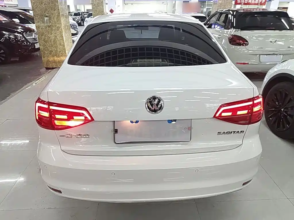Volkswagen Sagitar — миниатюра 6