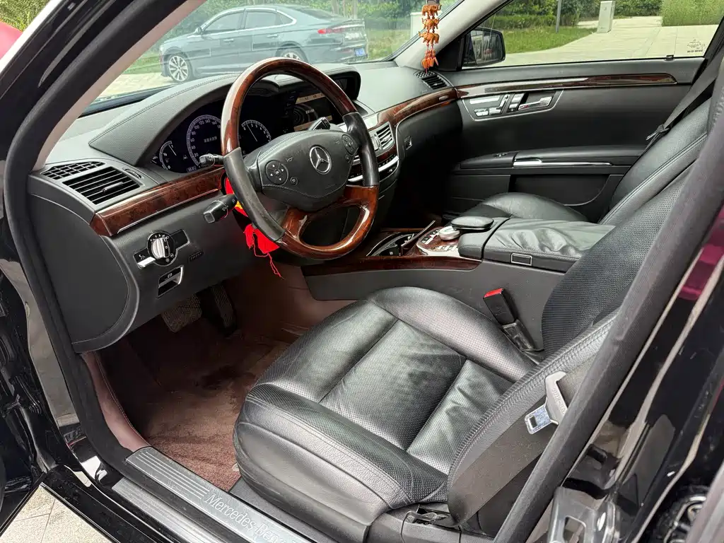 Mercedes-Benz S-Class — миниатюра 6