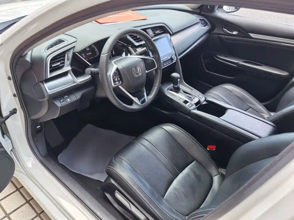 Honda Civic — миниатюра 9