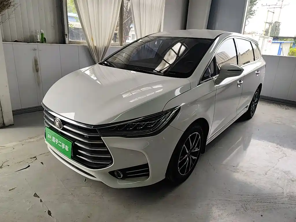 BYD MAX — миниатюра 2