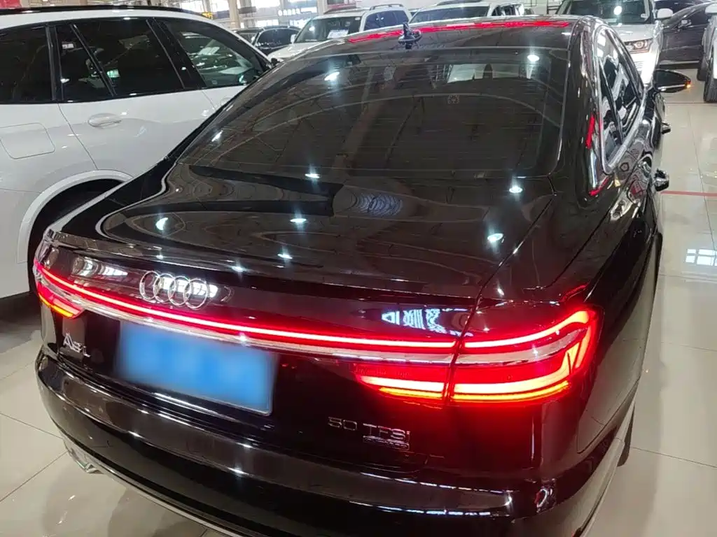 Audi A8 — миниатюра 6