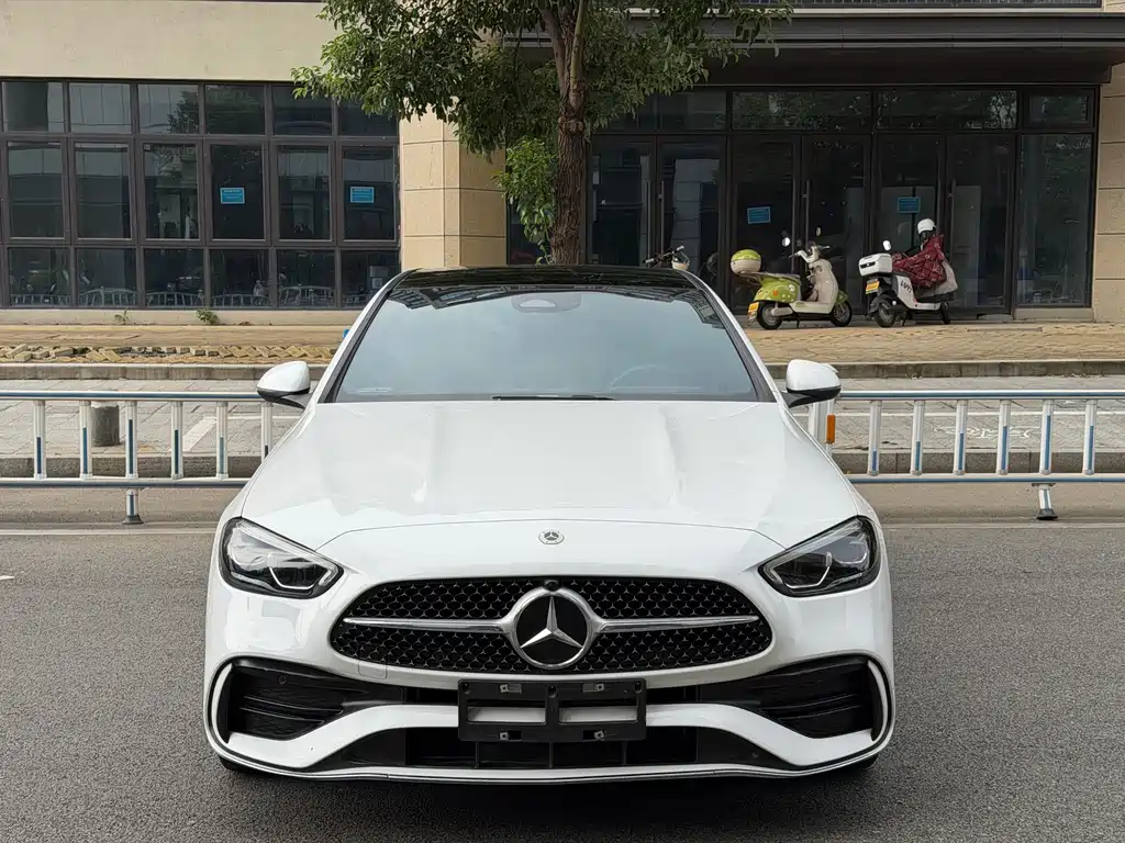 Mercedes-Benz C-Class — миниатюра 2