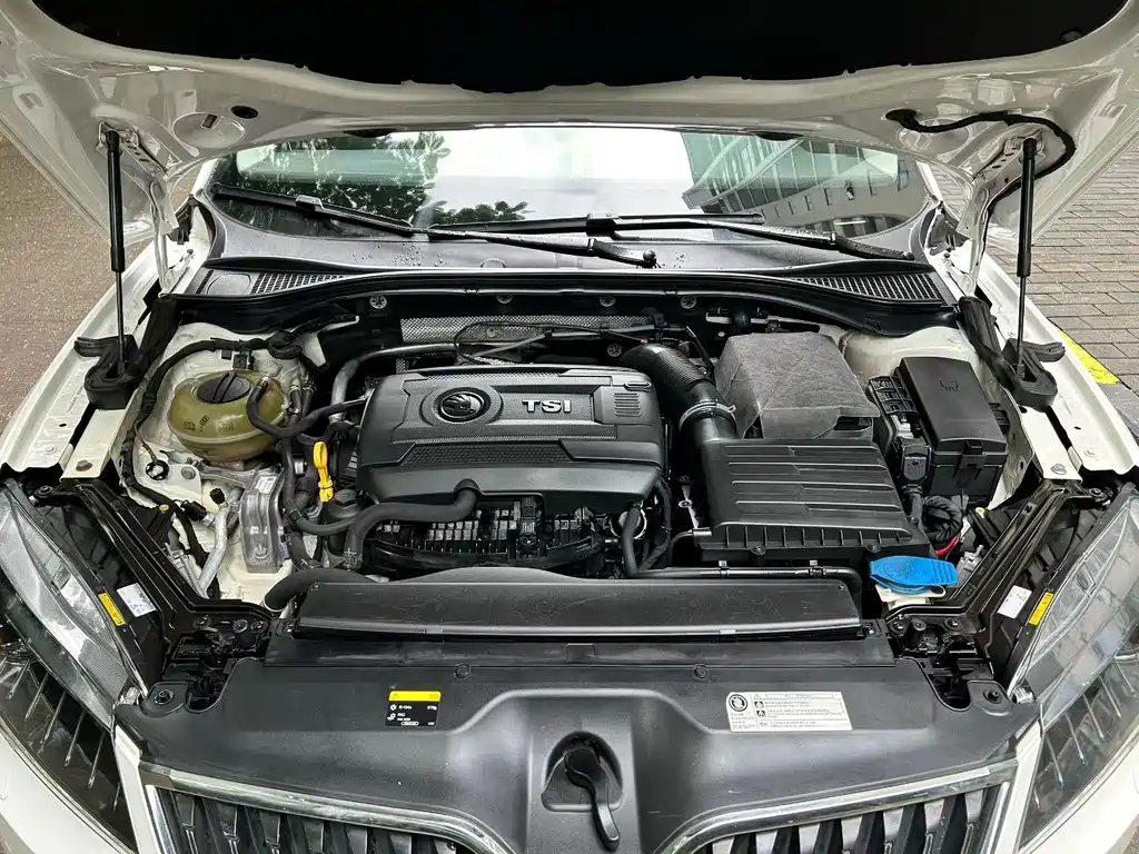Skoda Superb — миниатюра 7
