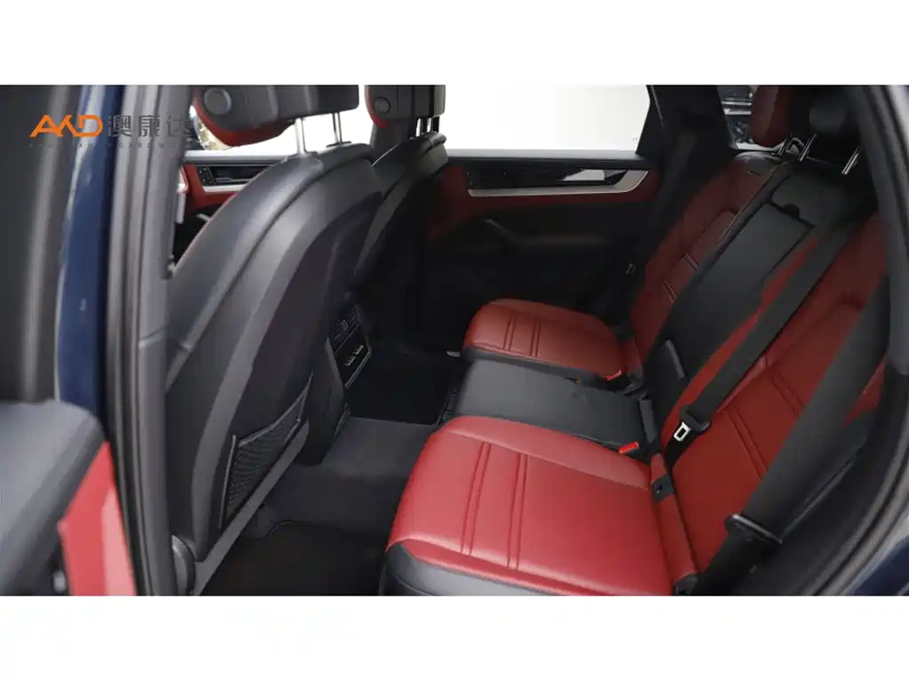 Porsche Cayenne — миниатюра 7