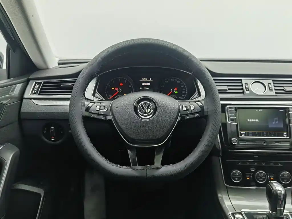 Volkswagen Passat — миниатюра 11