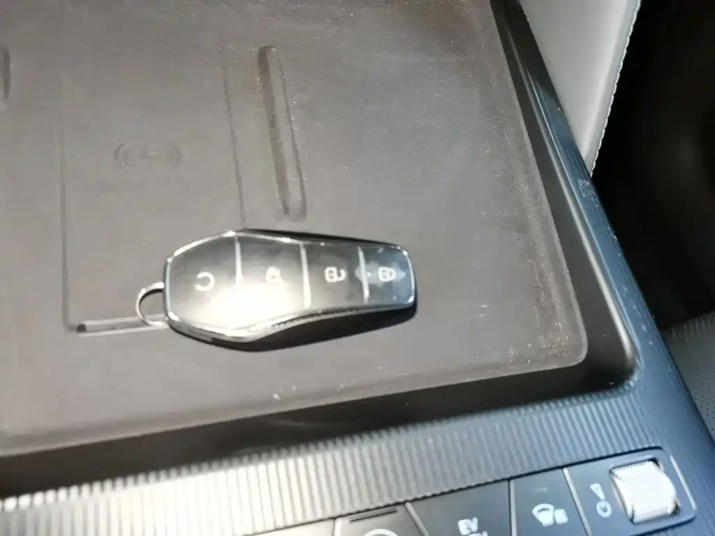 BYD L DM-i — миниатюра 9