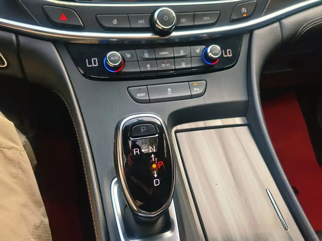 Buick LaCrosse — миниатюра 11