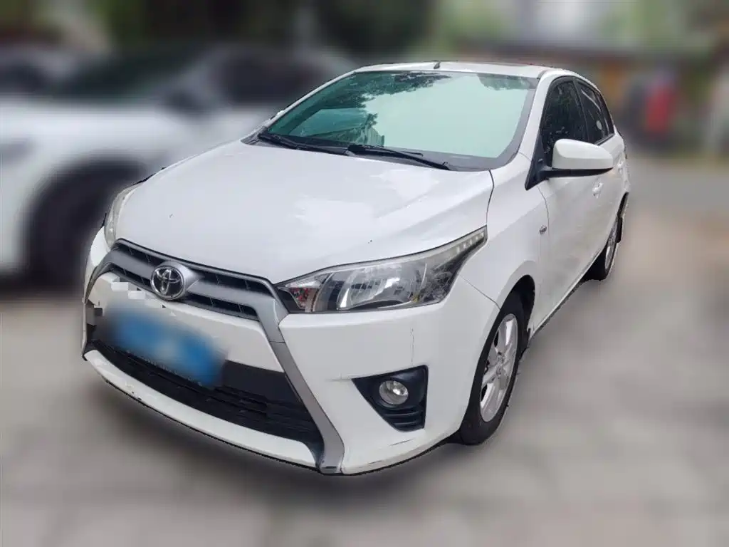 Toyota Yaris L 2015