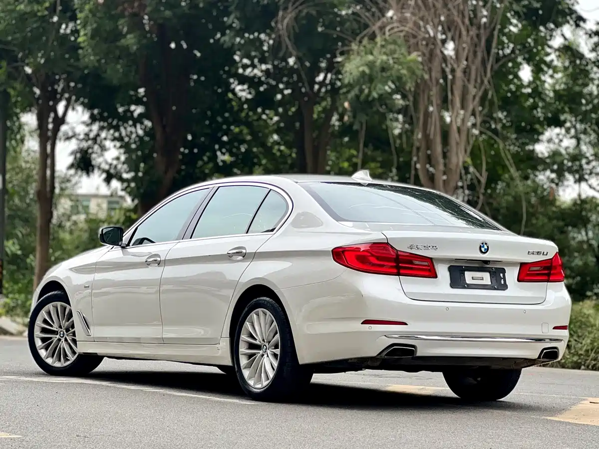 BMW 5 series 2018 Белый из Китая