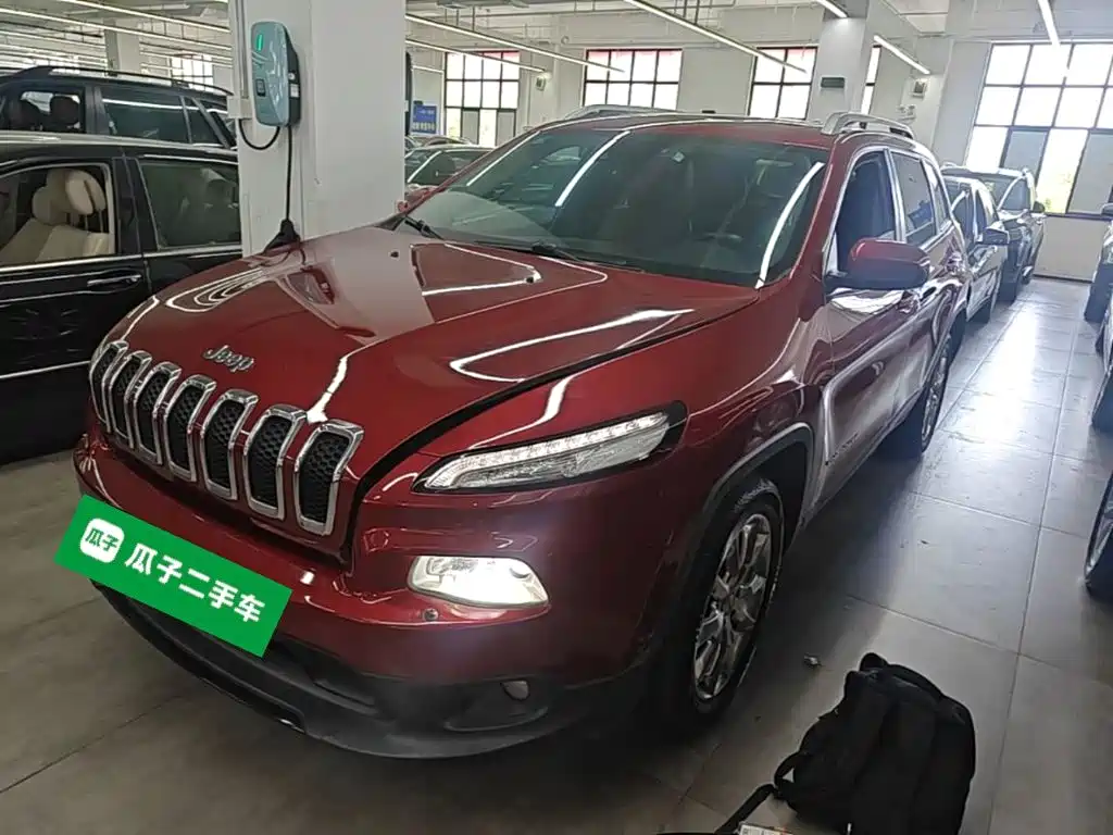 Jeep Cherokee (Import)