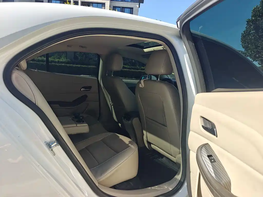 Chevrolet Malibu — миниатюра 16