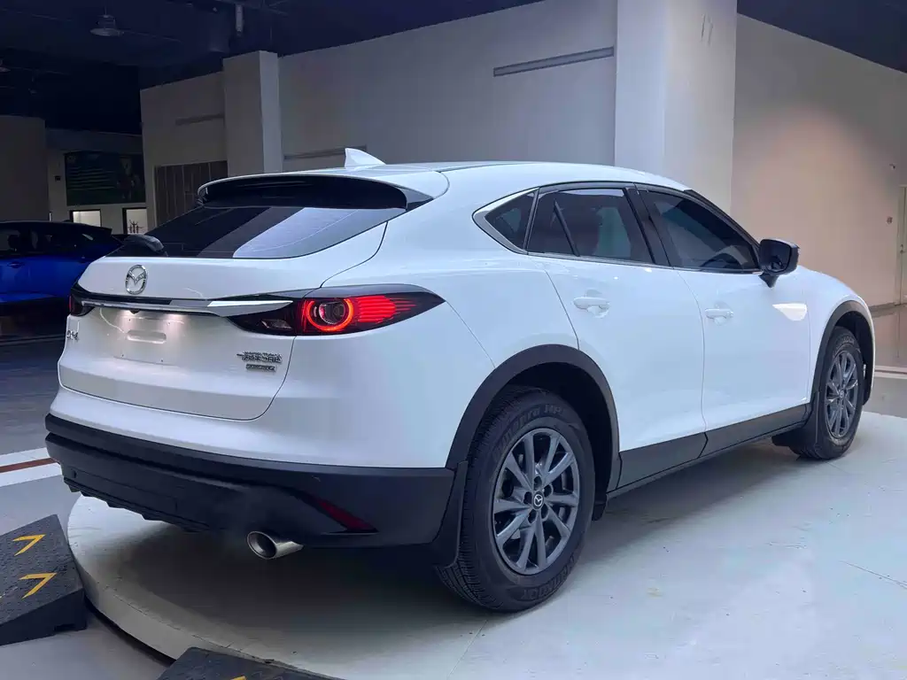 MAZDA CX 4