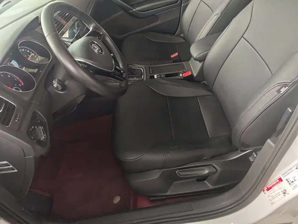 Volkswagen Golf — миниатюра 15