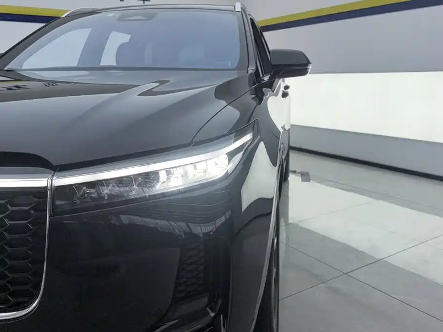 Li Auto ONE 2021 6 мест