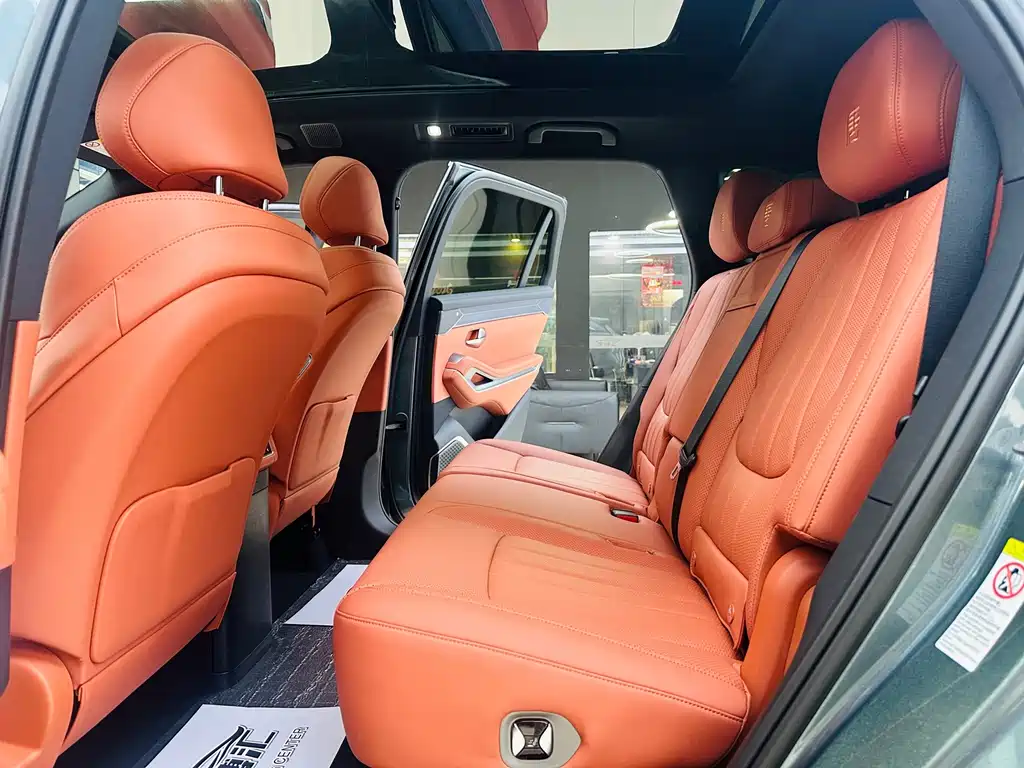 BYD Tang L - фото 10