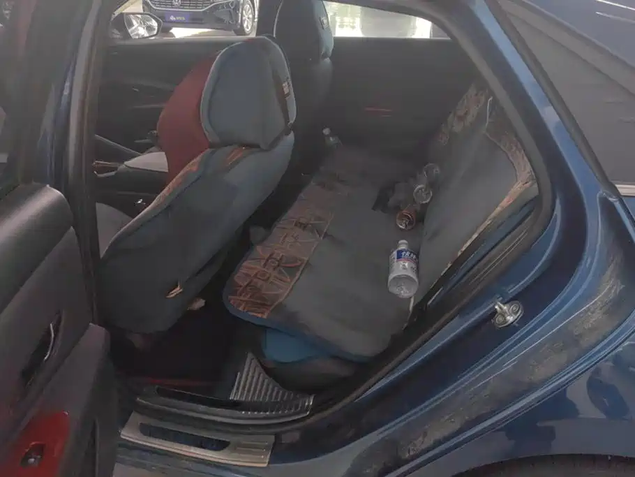Hyundai Elantra — миниатюра 11