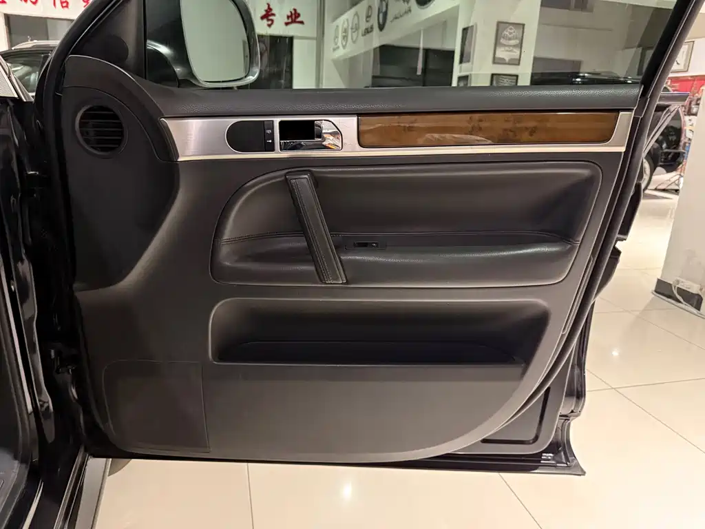 Volkswagen Touareg — миниатюра 10