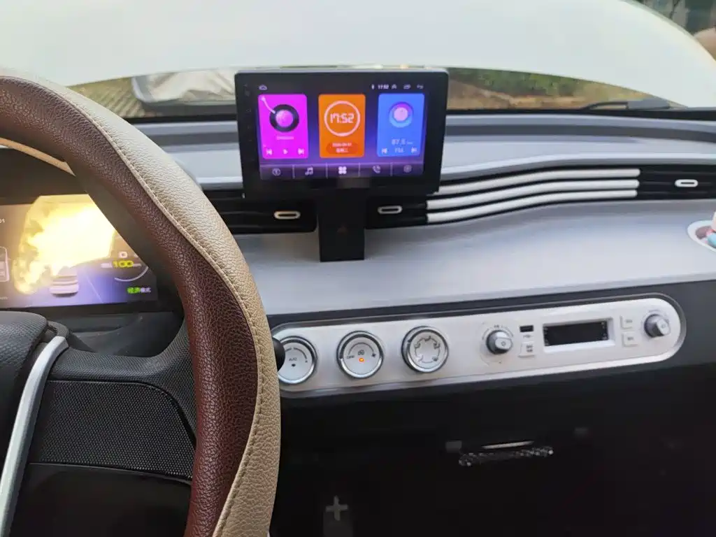 Wuling MINIEV — миниатюра 9