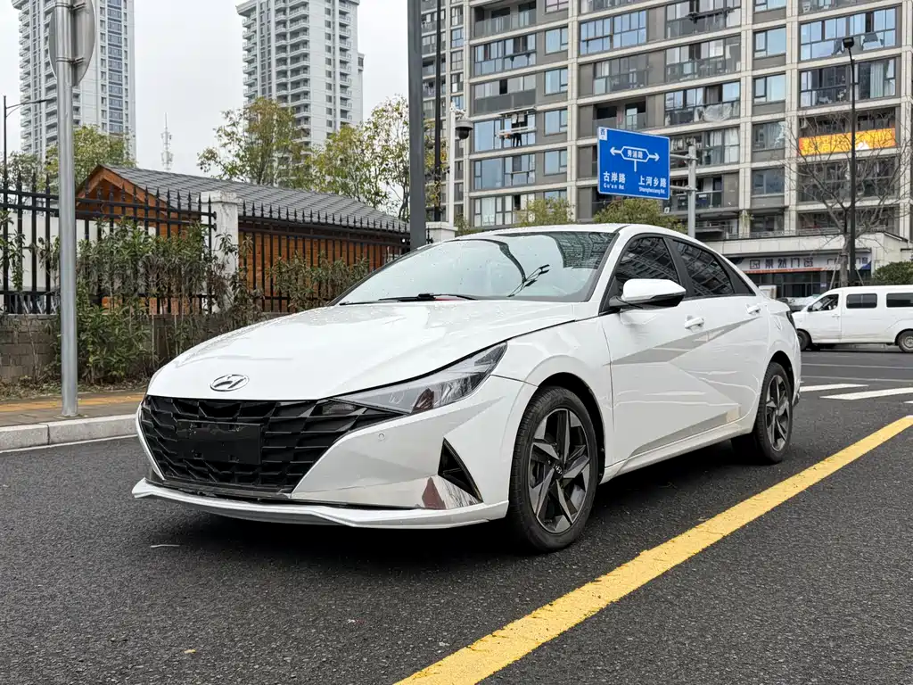 Hyundai Elantra 2023