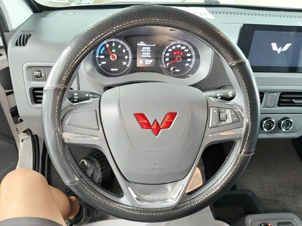 Wuling Yangguang — миниатюра 11