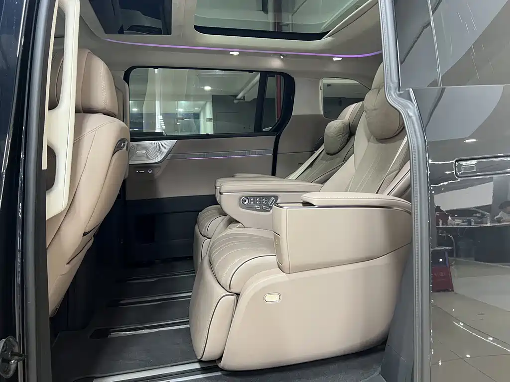 XPeng X9 — миниатюра 10