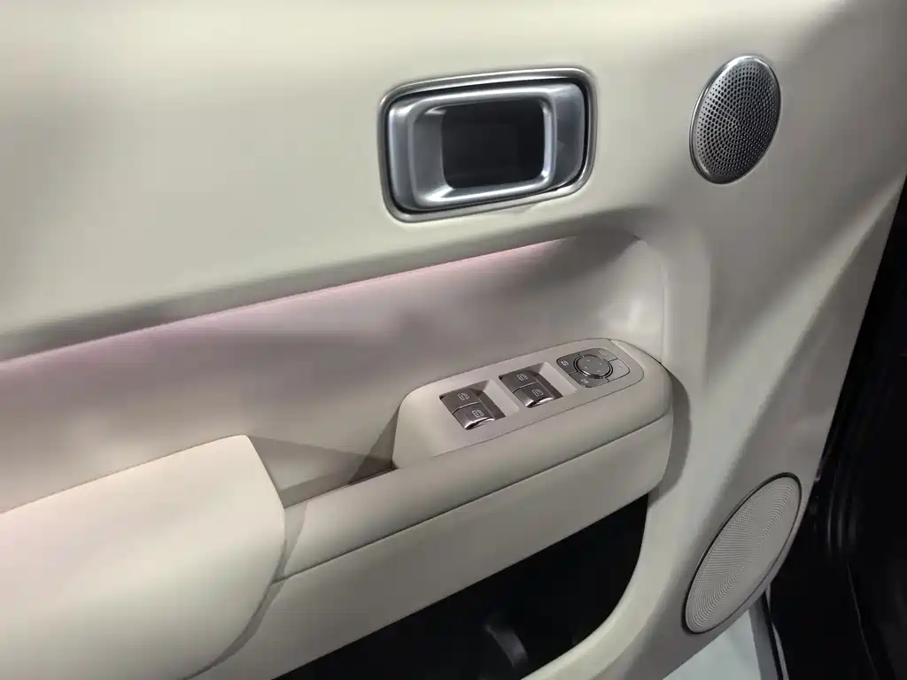 Li Auto Li L8 — миниатюра 8