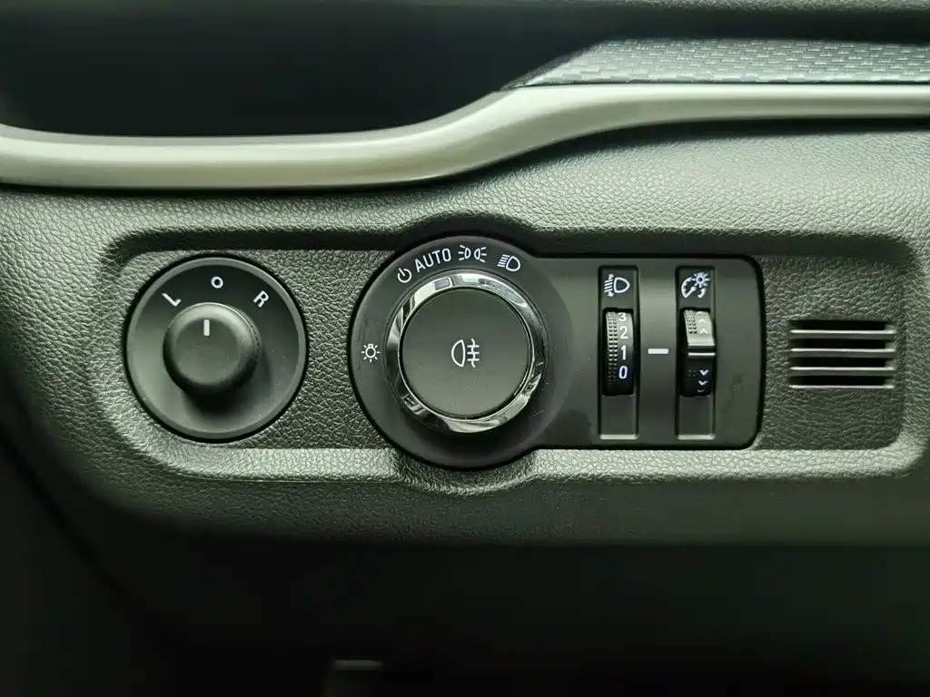 Buick Excelle — миниатюра 21