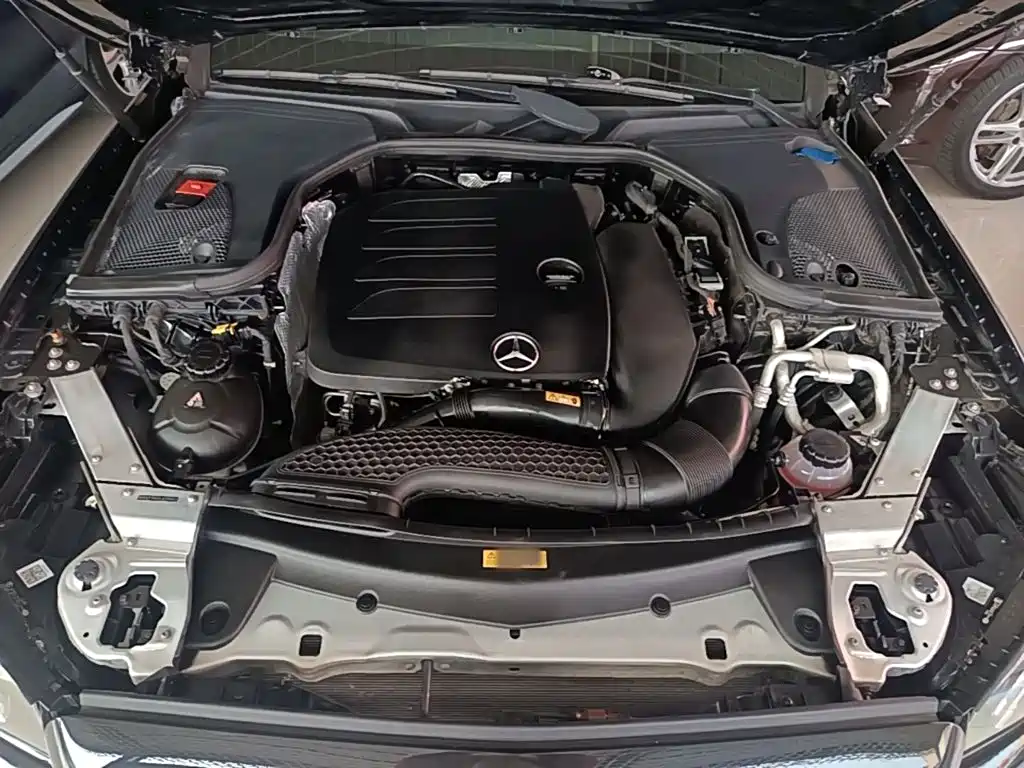 Mercedes-Benz E-Class (Import) — миниатюра 20