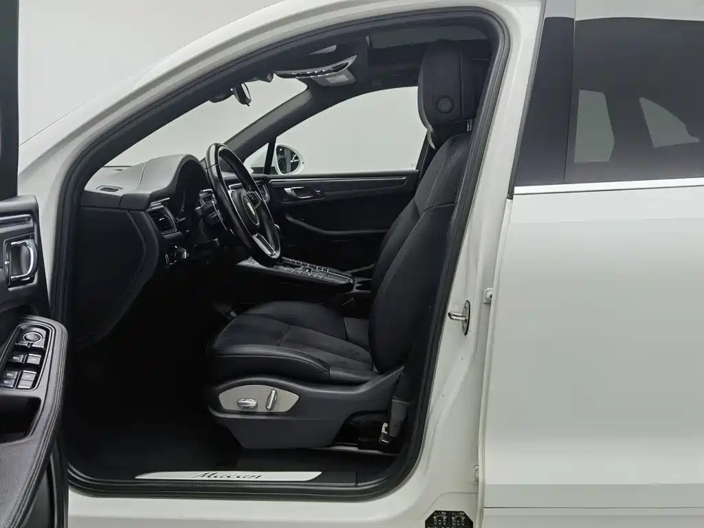 Porsche Macan — миниатюра 10