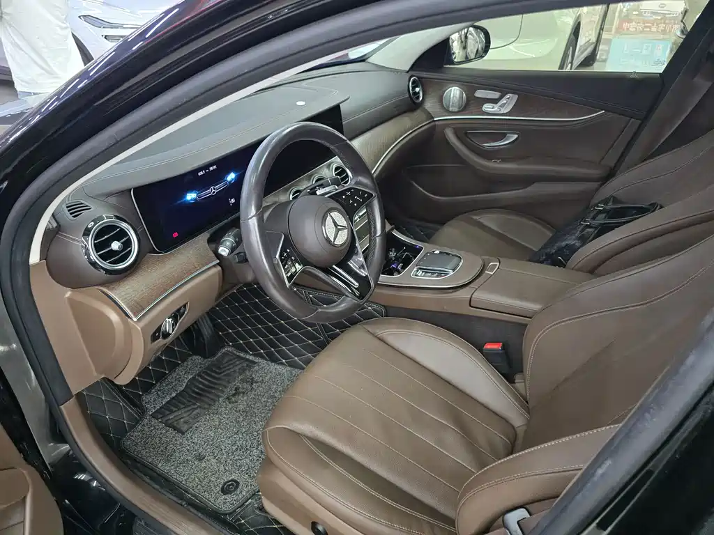 Mercedes-Benz E-Class — миниатюра 2