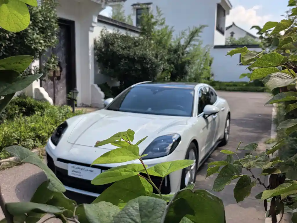 Porsche Panamera — миниатюра 4