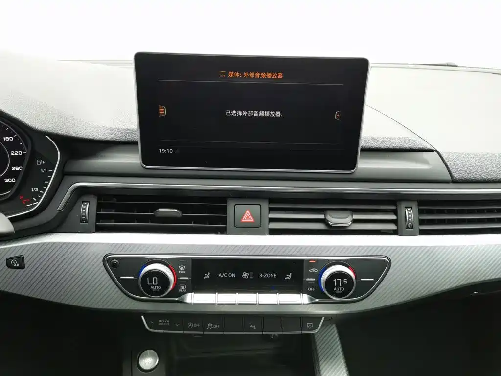 Audi A4L — миниатюра 12