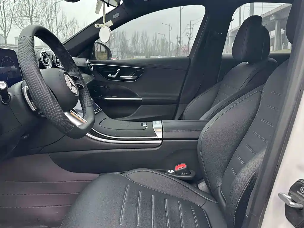 Mercedes-Benz C-Class — миниатюра 7