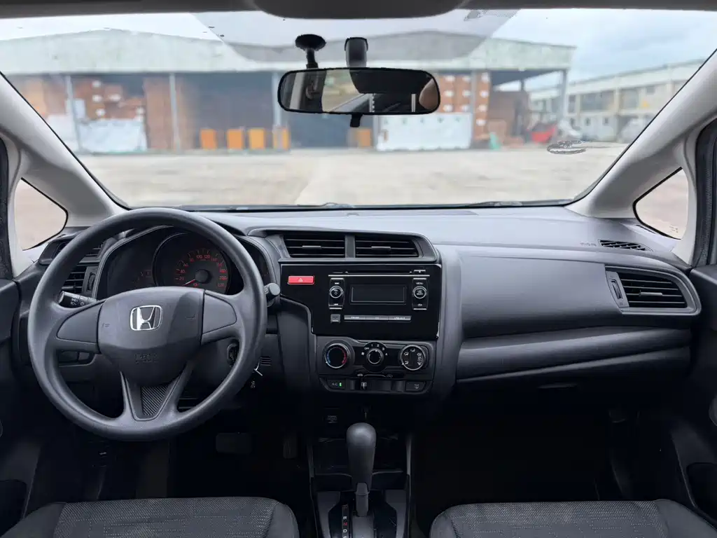 Honda Fit — миниатюра 9