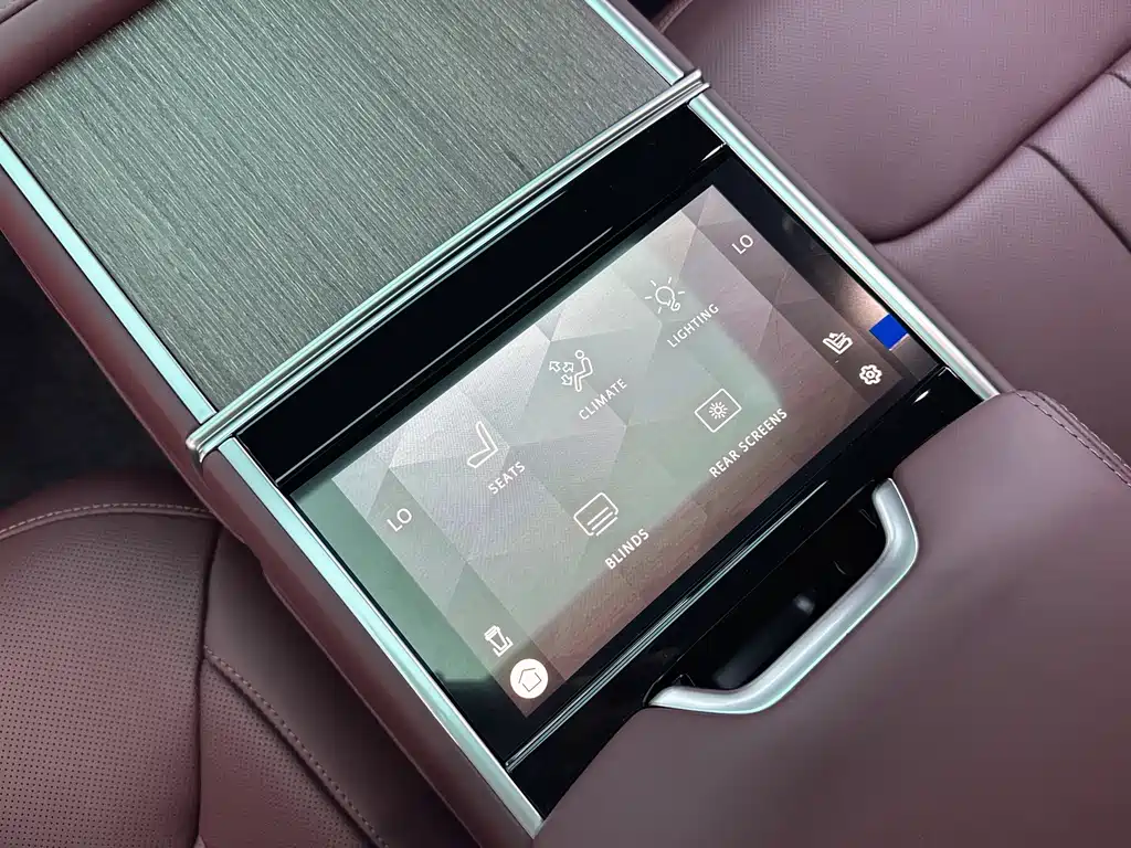 Land Rover Range Rover — миниатюра 9