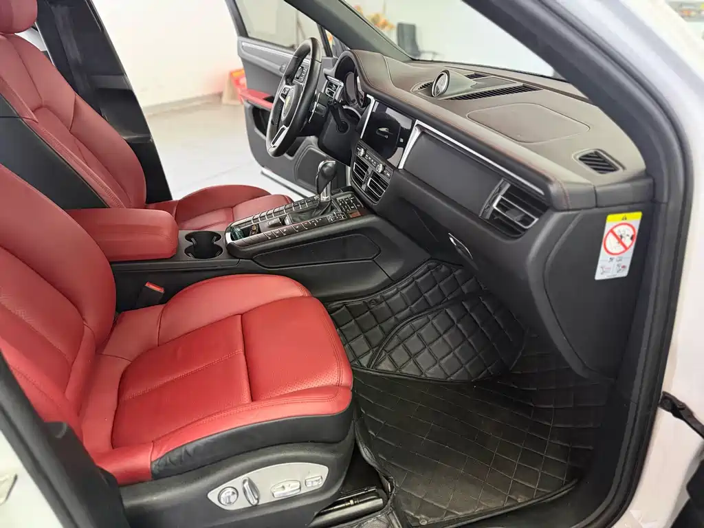 Porsche Macan — миниатюра 6