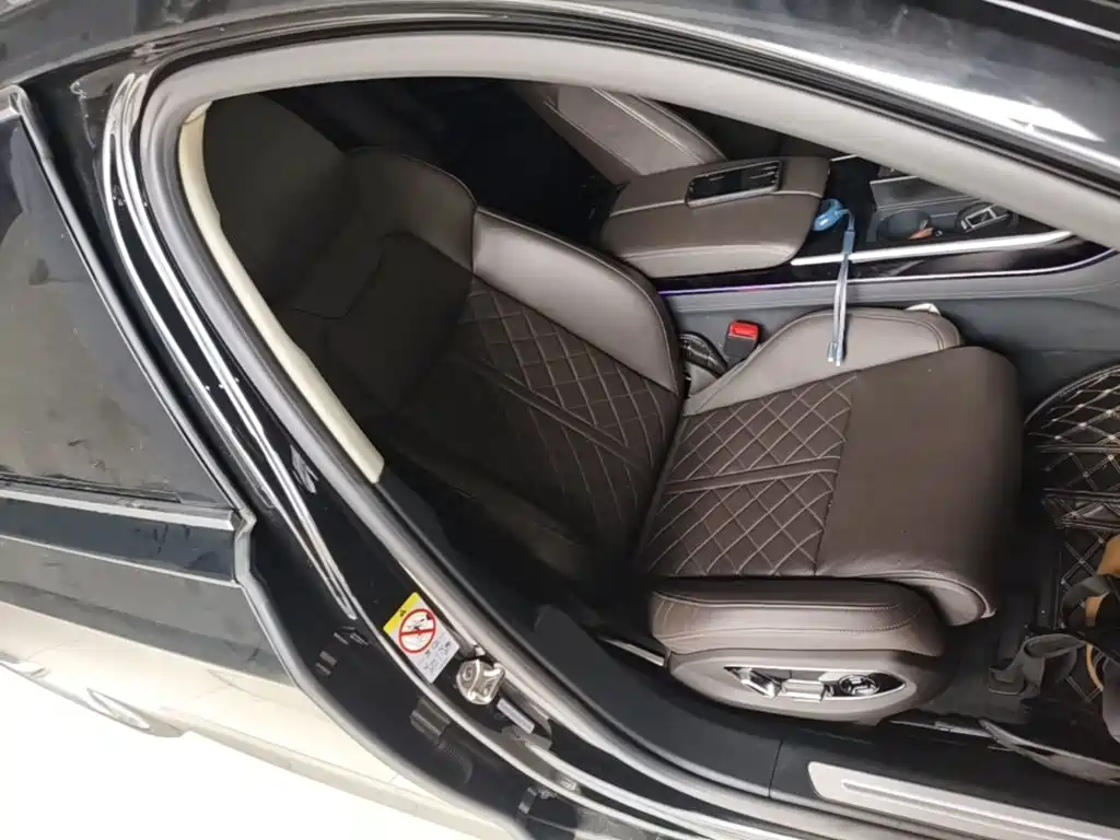 Audi A8 New Energy — миниатюра 25