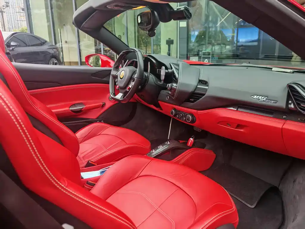 Ferrari 488 — миниатюра 6