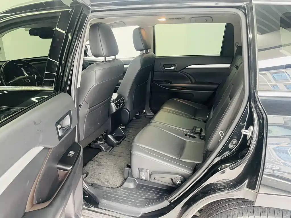 Toyota Highlander — миниатюра 9